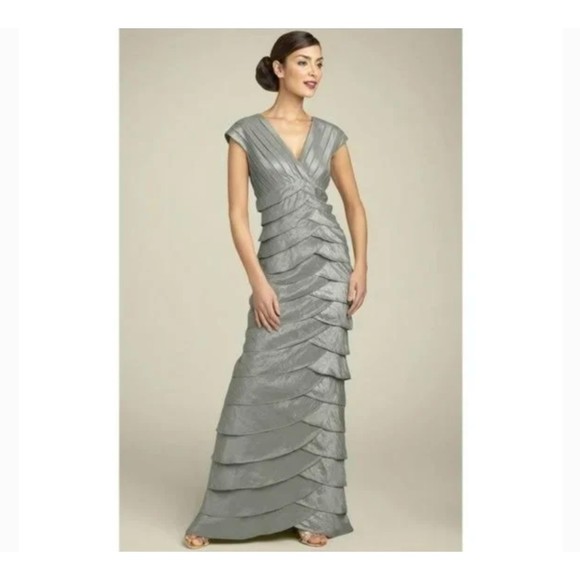ADRIANNA PAPELL Champagne Gold Tiered Ruffle Sleeveless Dress